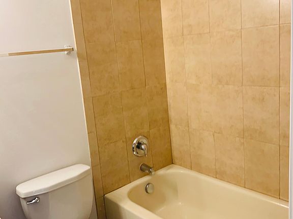 4th image of 1001 N Federal Hwy APT 12