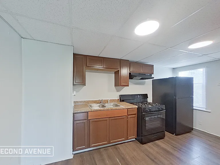 122 S Longworth Ave — Photo 4
