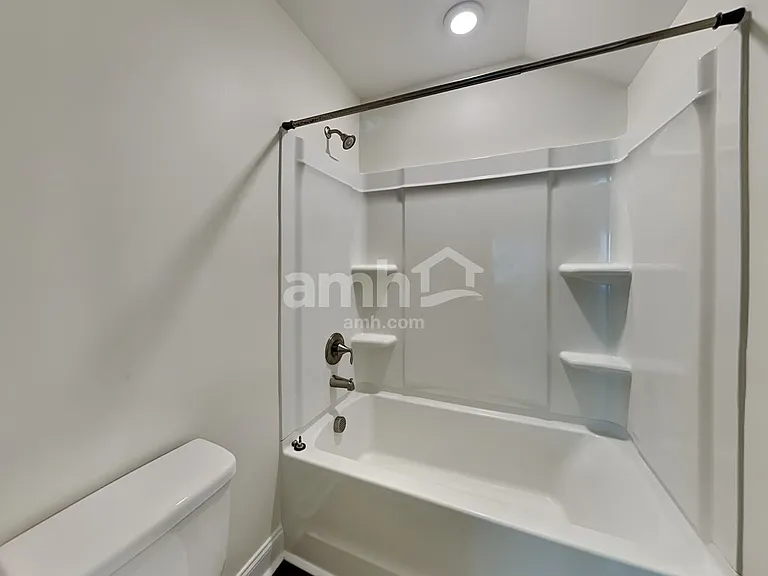 210 Parkside Blvd — Photo 17
