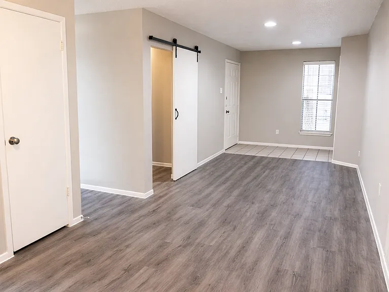 Hidden Oaks Apartments — Photo 34