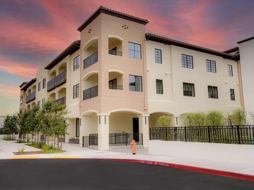 1st image of 400 San Benito St #202