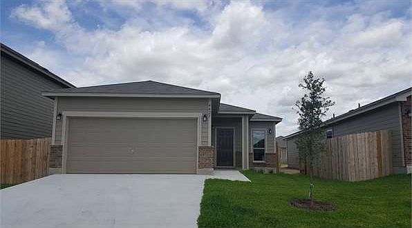 1st image of 4427 Mercedes Dr