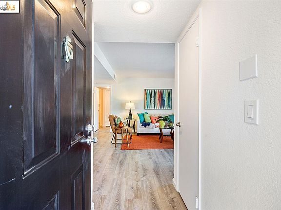 4th image of 485 Canyon Oaks Dr APT C