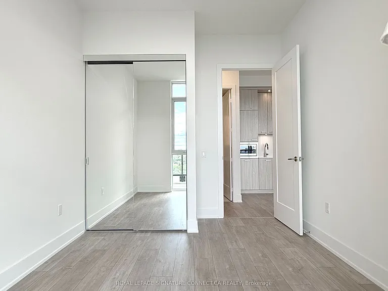 858 Dupont St #Penthouse 33 — Photo 19
