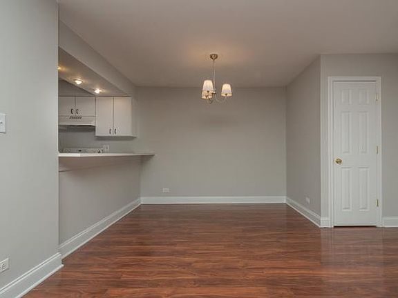 4th image of 4616 Kings Walk Dr APT 2C