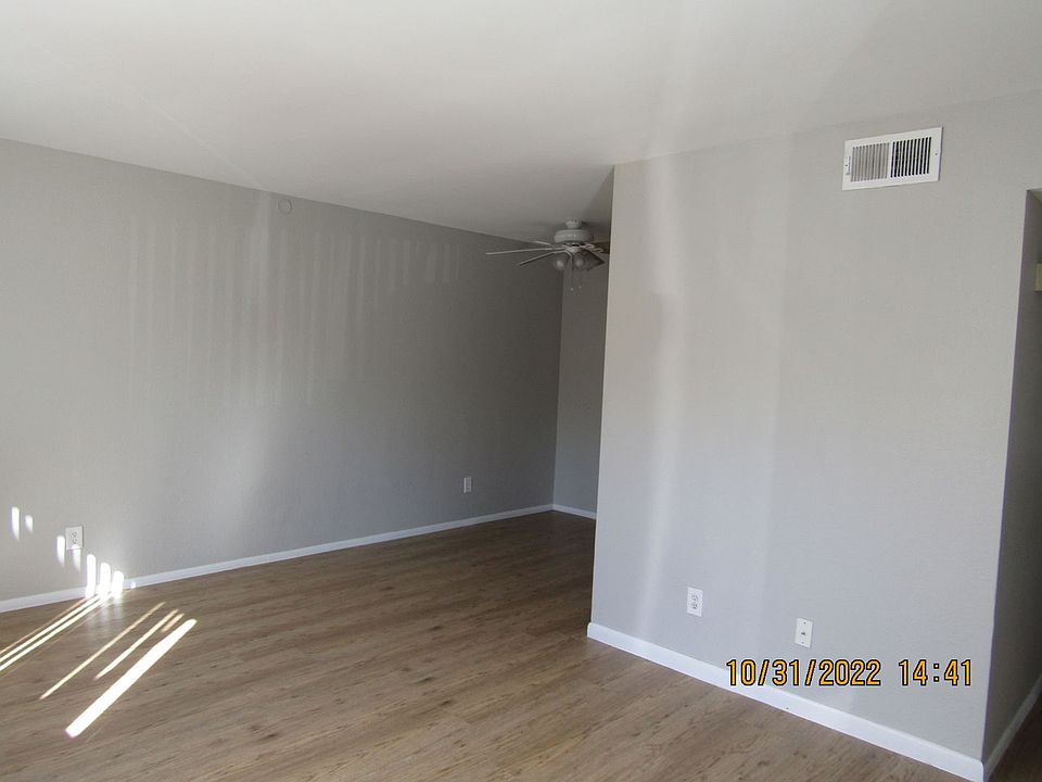 1st image of 260 W 8th Ave #9