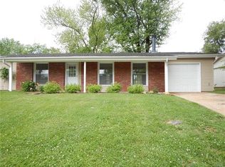 210 N Point Rd, Fairview Heights, IL 62208