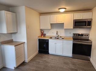 6820 Western Pl APT 1, Colorado Springs, CO 80915