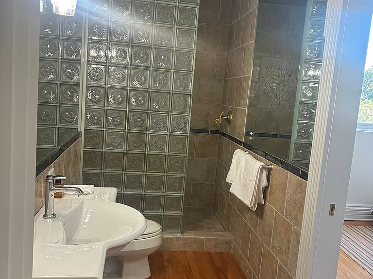 75-77 Woodlawn Ave #1 — Photo 15