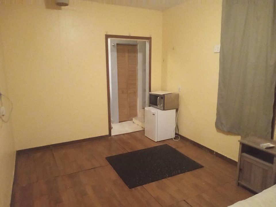 2nd image of 4400 Riviera Dr