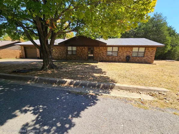 105 Hiawatha St, Poteau, OK 74953