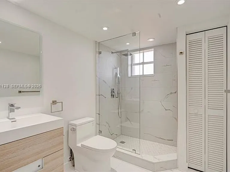1 Alhambra Cir #601 — Photo 28