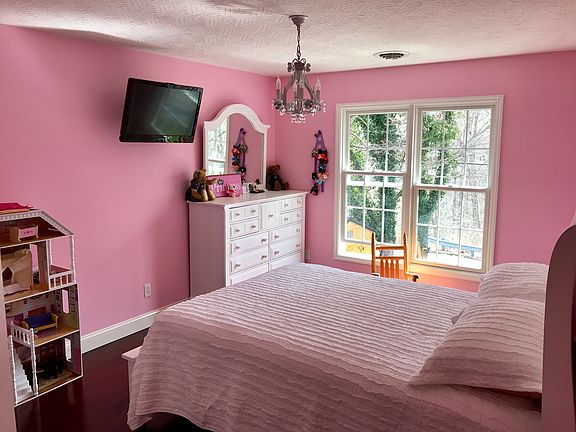 Upstairs bedroom #1