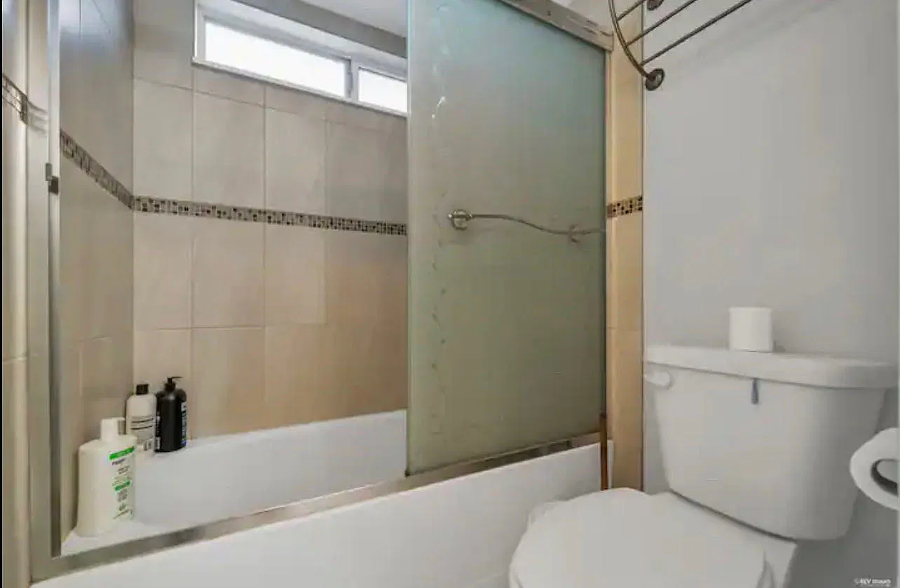 1 bed, 300 sqft, $1,200 — Photo 4