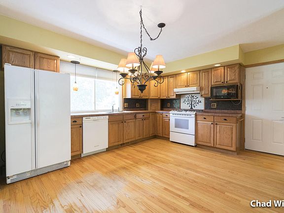 5th image of 3139 Brockwood Dr NE