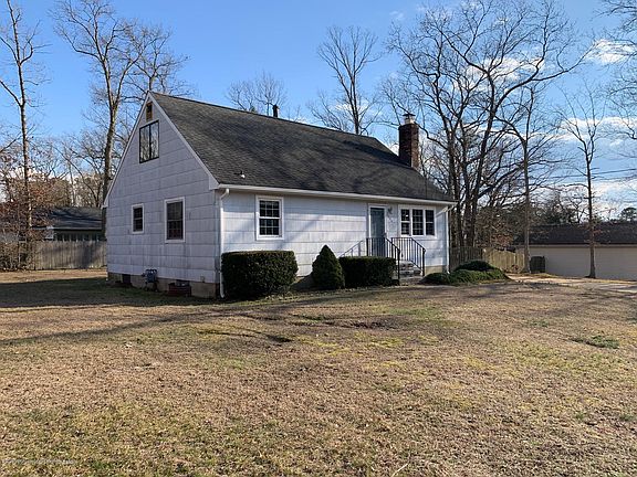 3rd image of 1756 Fairfield St
