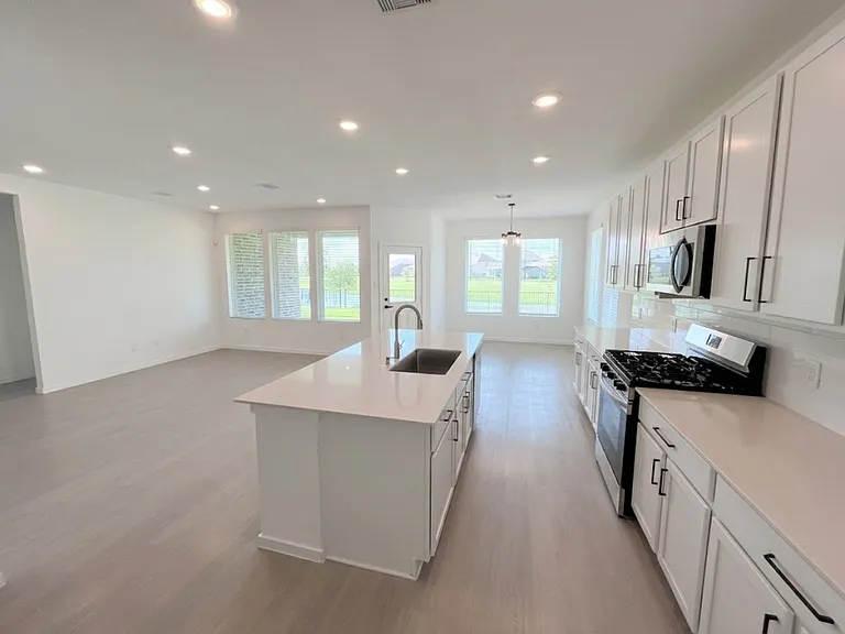 2613 Lago Costa Dr — Photo 5