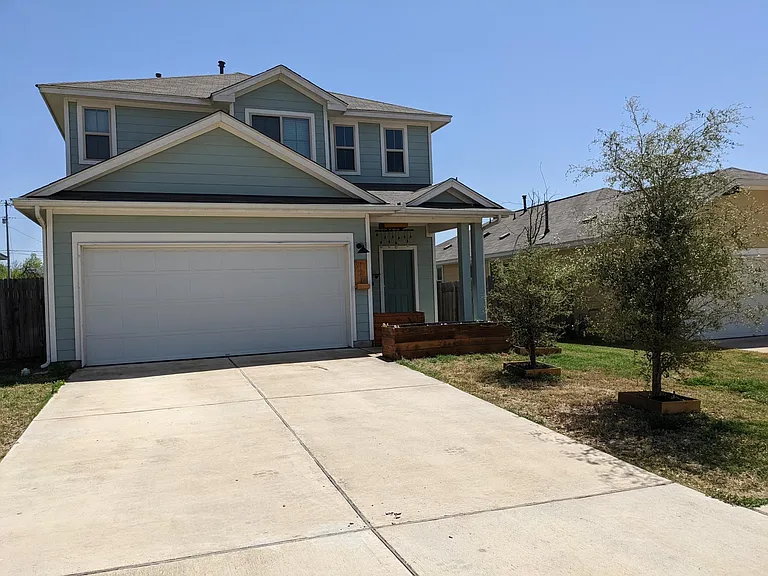 356 Twisted Oaks Ln — Photo 2
