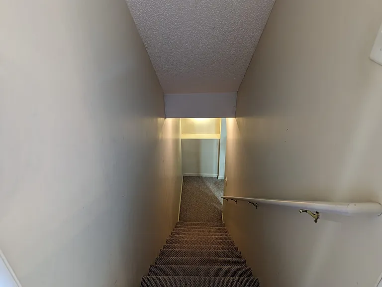 705 Dover Ct — Photo 26