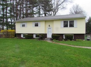 169 S Cross Rd, Staatsburg, NY 12580