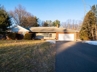 15 Circle Dr, Castleton, NY 12033