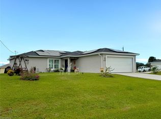 9032 Meadow Cir, Labelle, FL 33935