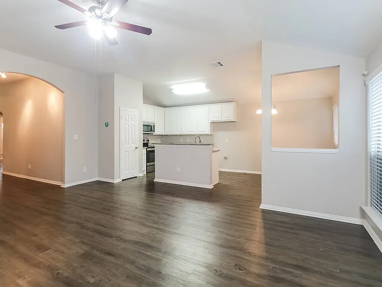 9308 Cynthia Ct — Photo 3