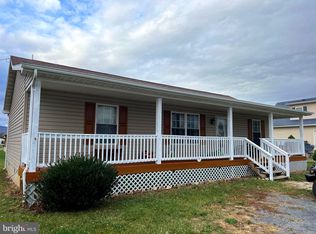 34 Hiser St, Moorefield, WV 26836