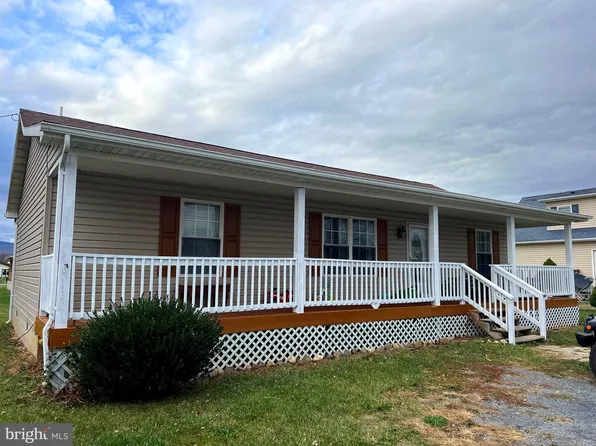 34 Hiser St, Moorefield, WV 26836