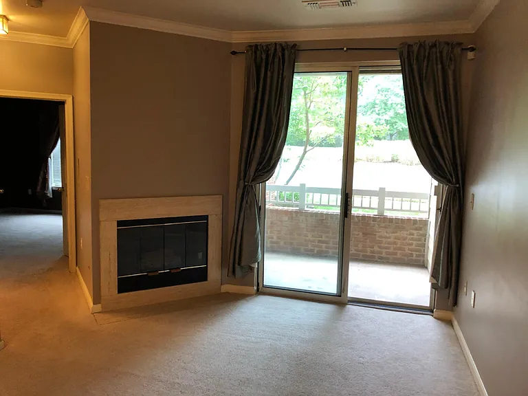 2111 Highcourt Ln #102 — Photo 3
