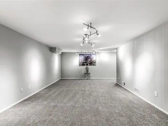 Unit Photo