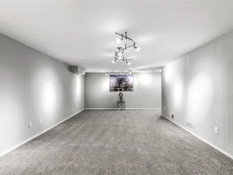 Unit Photo