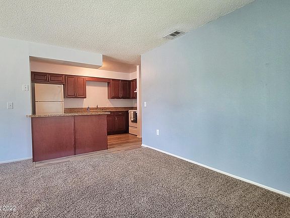 5th image of 1354 Westover St #101