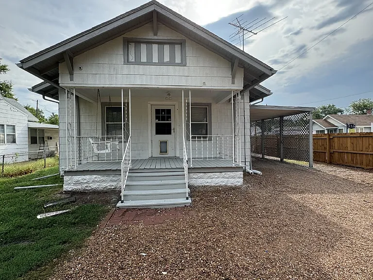 1556 S Palisade St — Photo 2