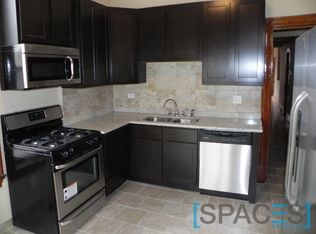 1138 W Addison St, Chicago, IL 60613