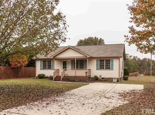 1912 Twin Lake Dr, Holly Springs, NC 27540