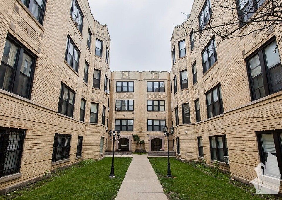 1st image of 3631 W Dickens Ave APT 02A