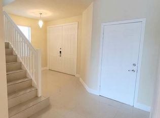 8813 W 34th Ave, Hialeah, FL 33018