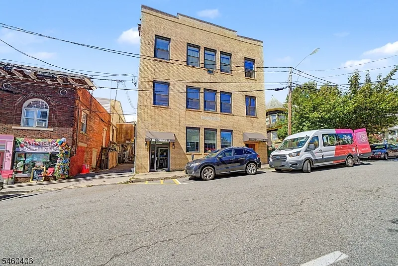 110 Cornelia St #4