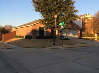 8801 Sagebrush Trl, Aubrey, TX 76227