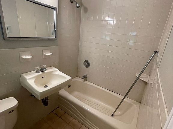 3rd image of 250 Grove St #5