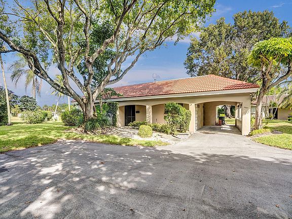 5th image of 3007 N Palm Aire Drive