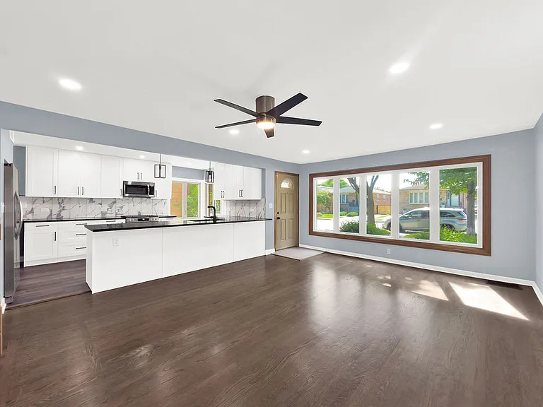 5845 S Sayre Ave — Photo 8