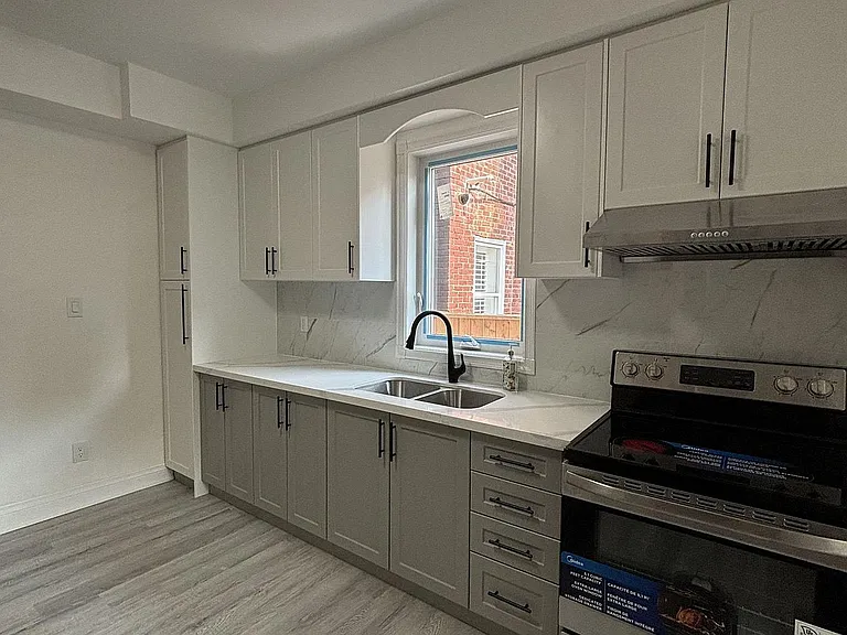 262 Clinton St #201 — Photo 2