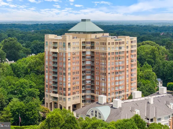 11776 Stratford House Pl APT 901, Reston, VA 20190