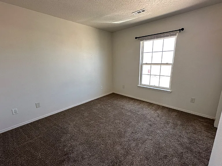 120 Davis Ave #202 — Photo 19