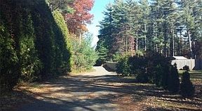 4th image of 12 Canterbury Ln