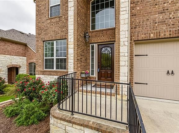 5th image of 2406 Yorkshire Ln