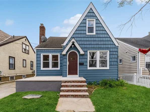 1003 Phoebe Street, Franklin Square, NY 11010