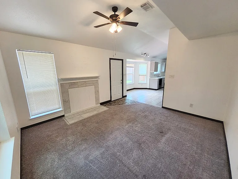 4672 Heatherbrook Ln — Photo 8